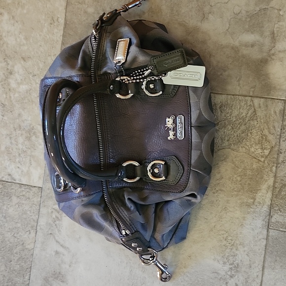 Gray coach purse - Picture 9 of 9